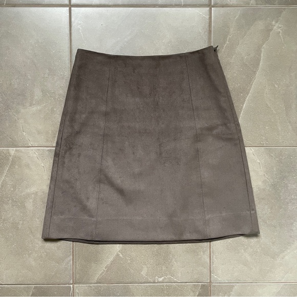 Babaton by Aritzia Suede Tan Skirt - Picture 2 of 5